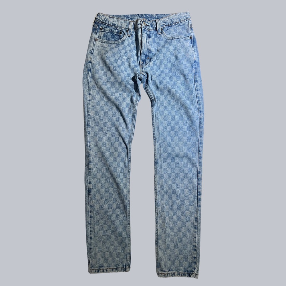 Men’s vintage Levi’s. Checkered blue denim. Size 32x32.